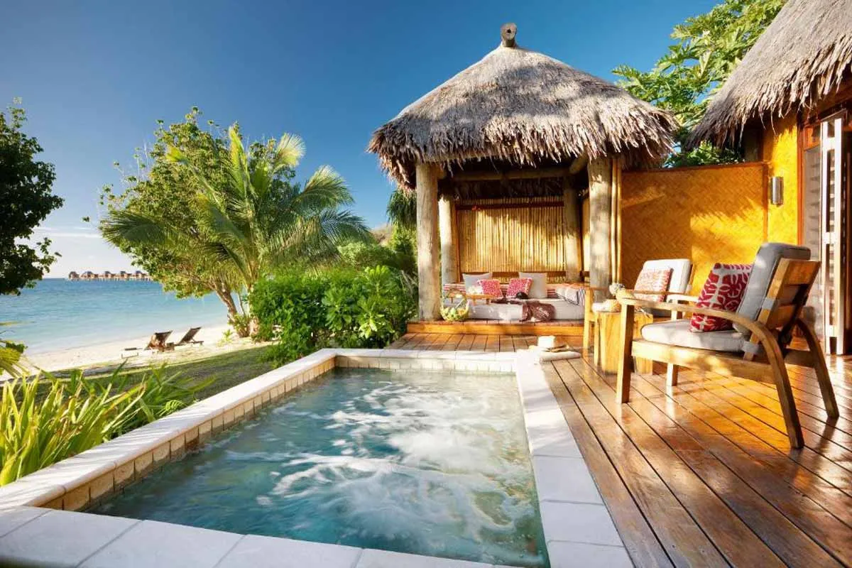 2644 fiji honeymoon couple