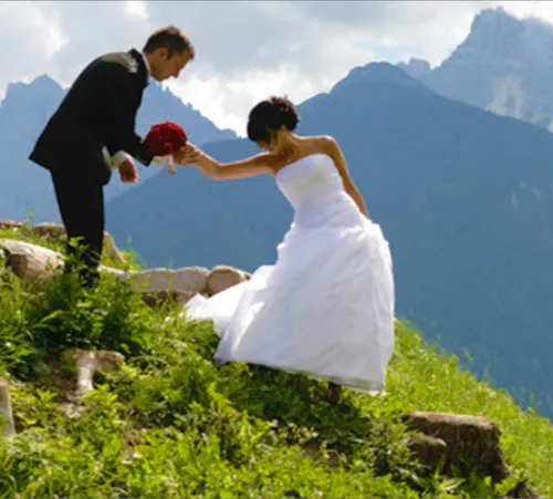 2674 bhutan honeymoon couple
