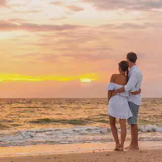 /img/2686-honeymoon-packing.webp