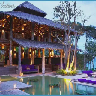 /img/2699-honeymoon-packing-essentials.webp