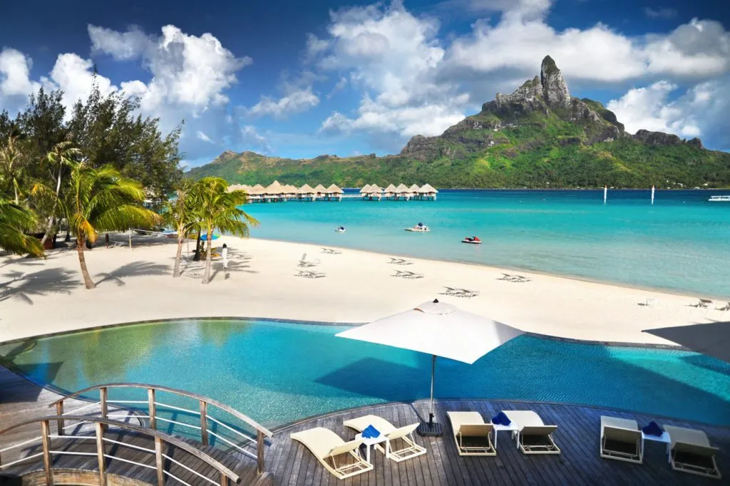 2700 bora bora beach