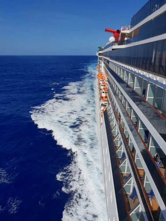 2705 honeymoon cruise romantic dinner