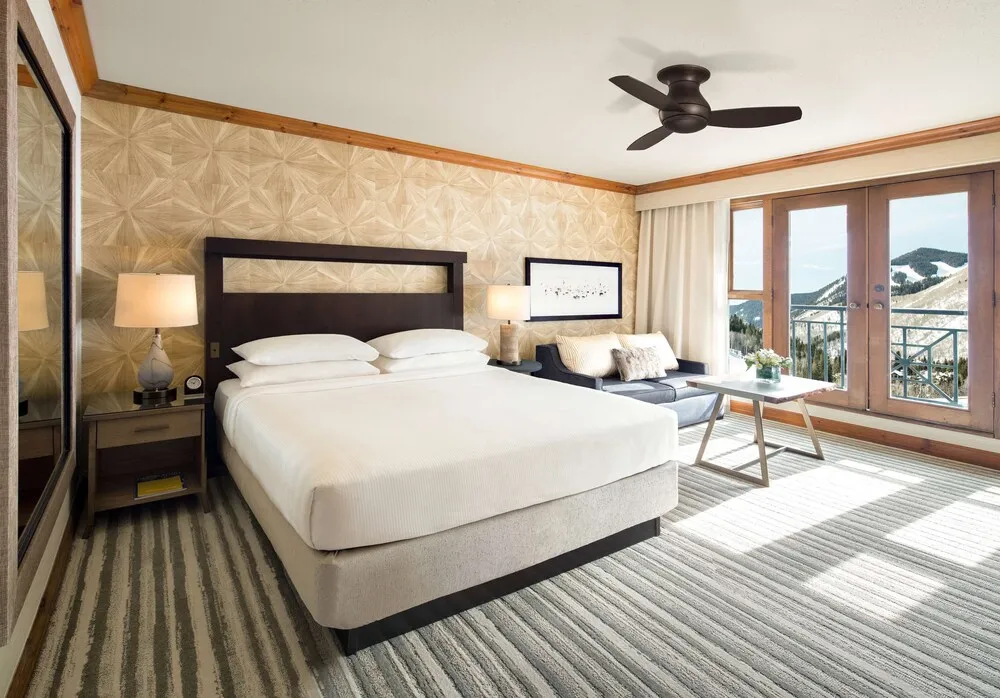 2725 broadmoor resort honeymoon