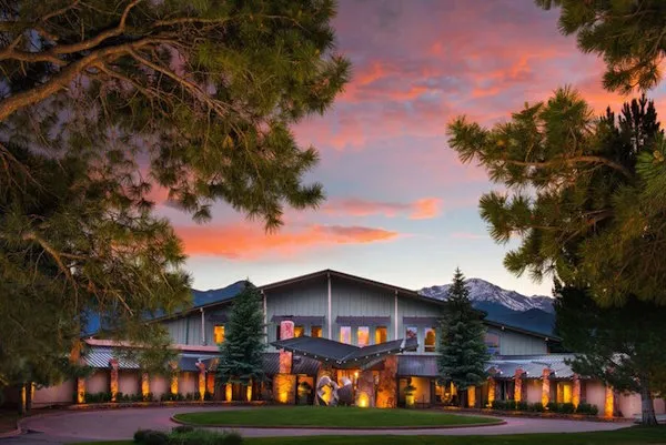 /img/2725-colorado-honeymoon-planning.webp