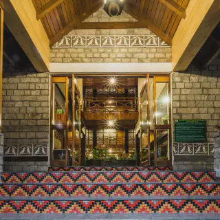 /img/2733-manali-honeymoon-inn-himachali-food.webp