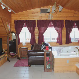 /img/2759-couple-cabin-sunset.webp