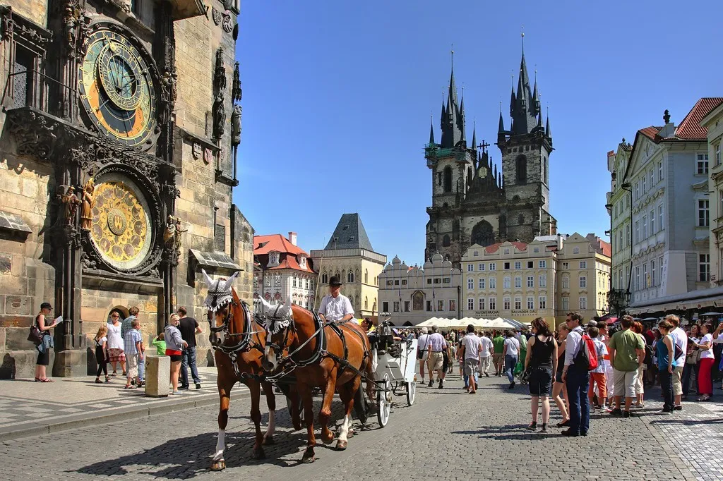 2774 romantic dinner prague