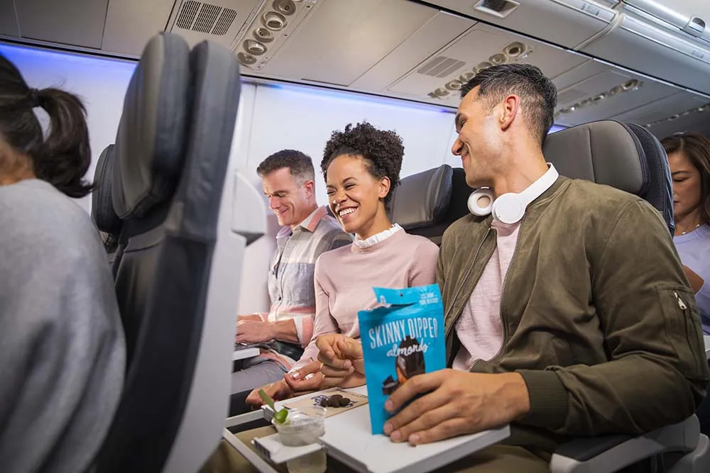 /img/2792-alaska-airlines-travel.webp