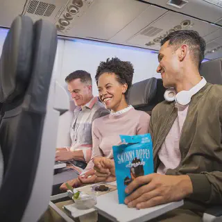 /img/2792-alaska-airlines-travel.webp