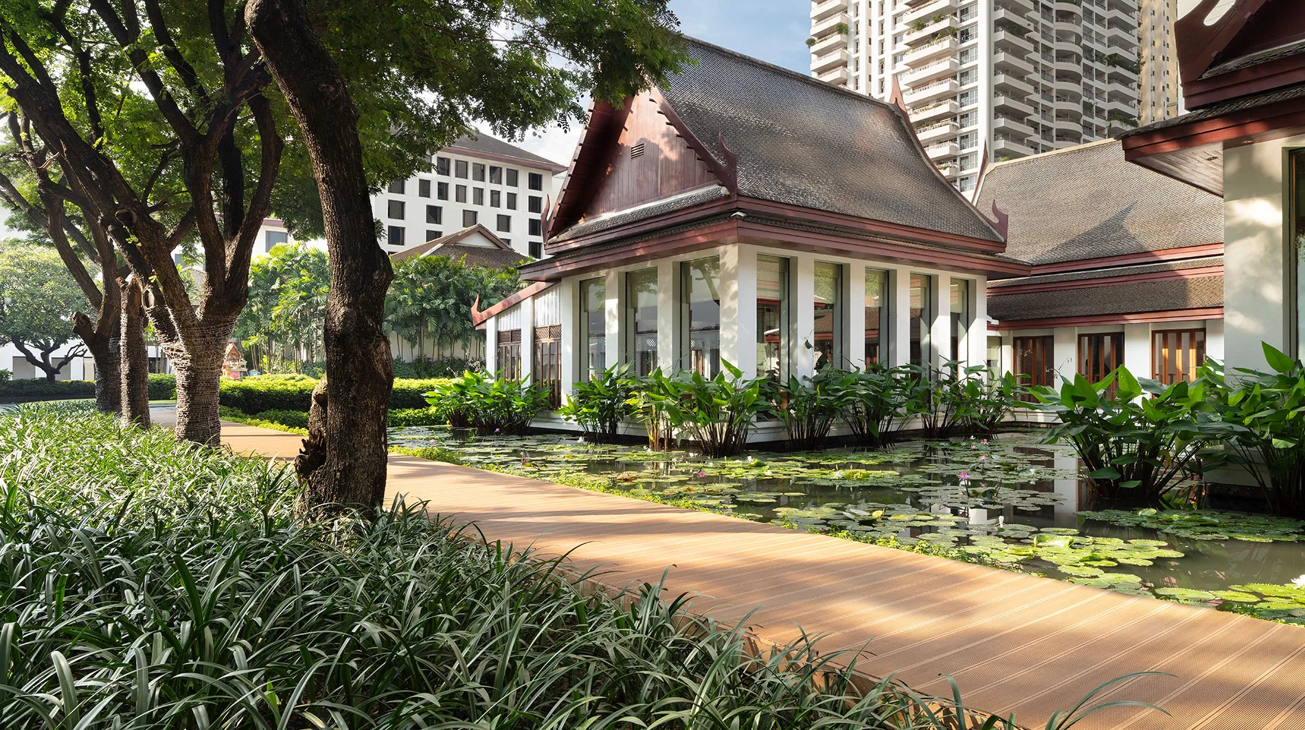 2827 anantara riverside bangkok