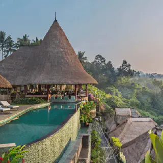 /img/2831-choosing-honeymoon-resort.webp