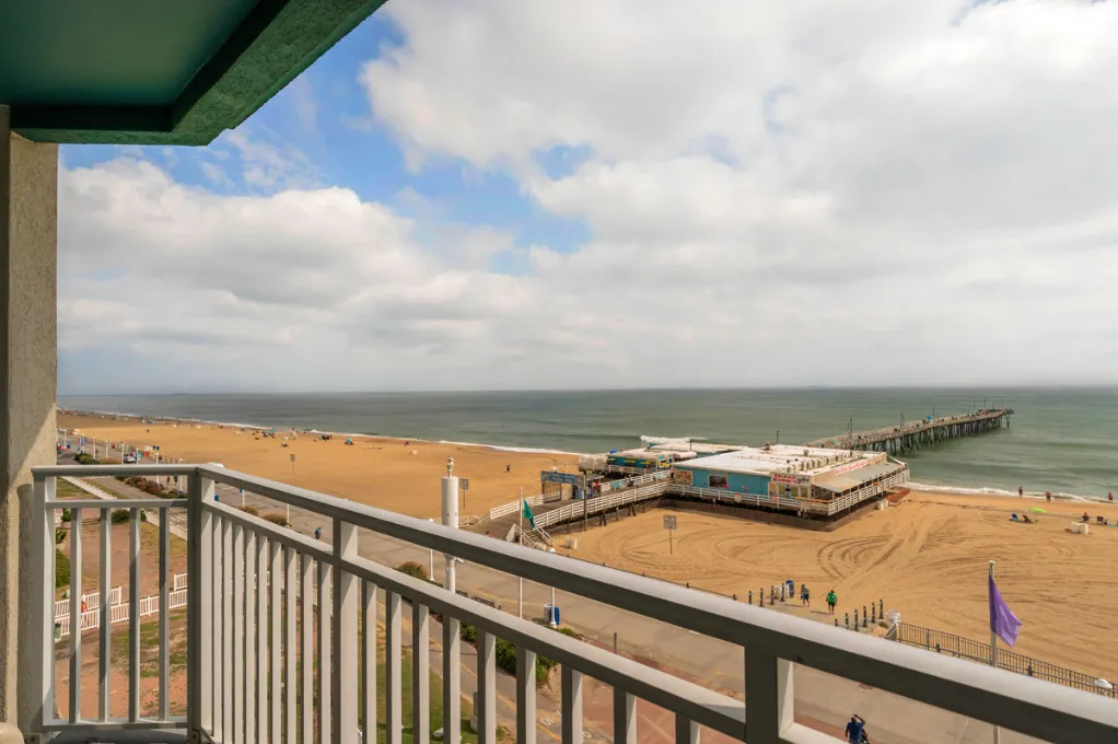 /img/2834-virginia-beach-resorts.webp