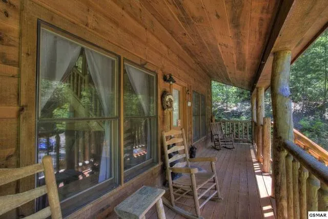 2854 gatlinburg cabin hot tub