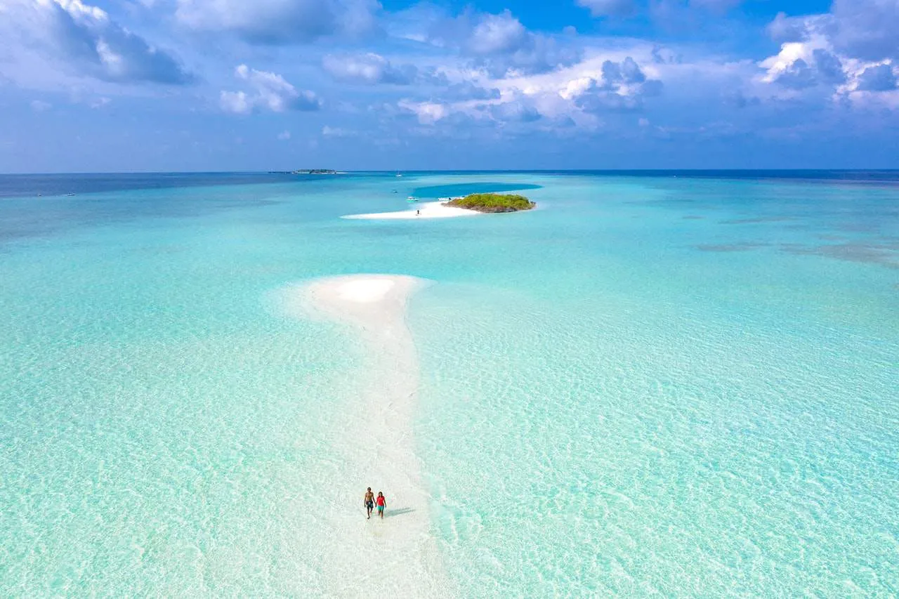 /img/2862-maldives-sunset-beach.webp