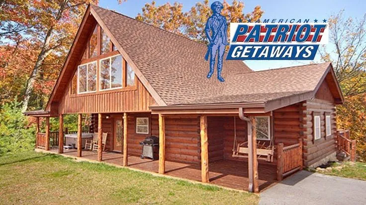 /img/2874-couple-cabin-view.webp