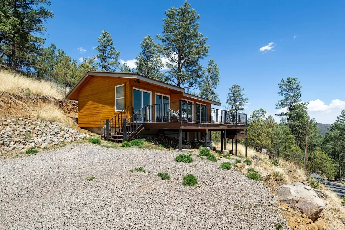 2877 honeymoon couple cabin porch
