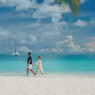 /img/2883-maldives-honeymoon-packing.webp