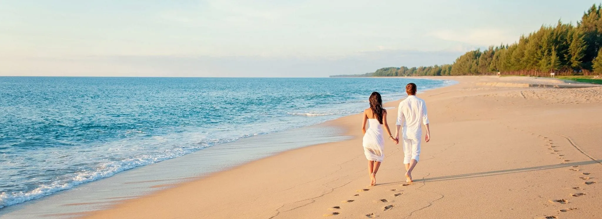 /img/2887-honduras-honeymoon-couple.webp