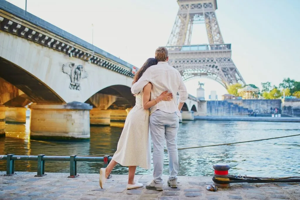 2899 cruise ship romance