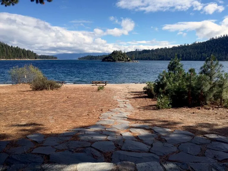 2951 lake tahoe landing resort