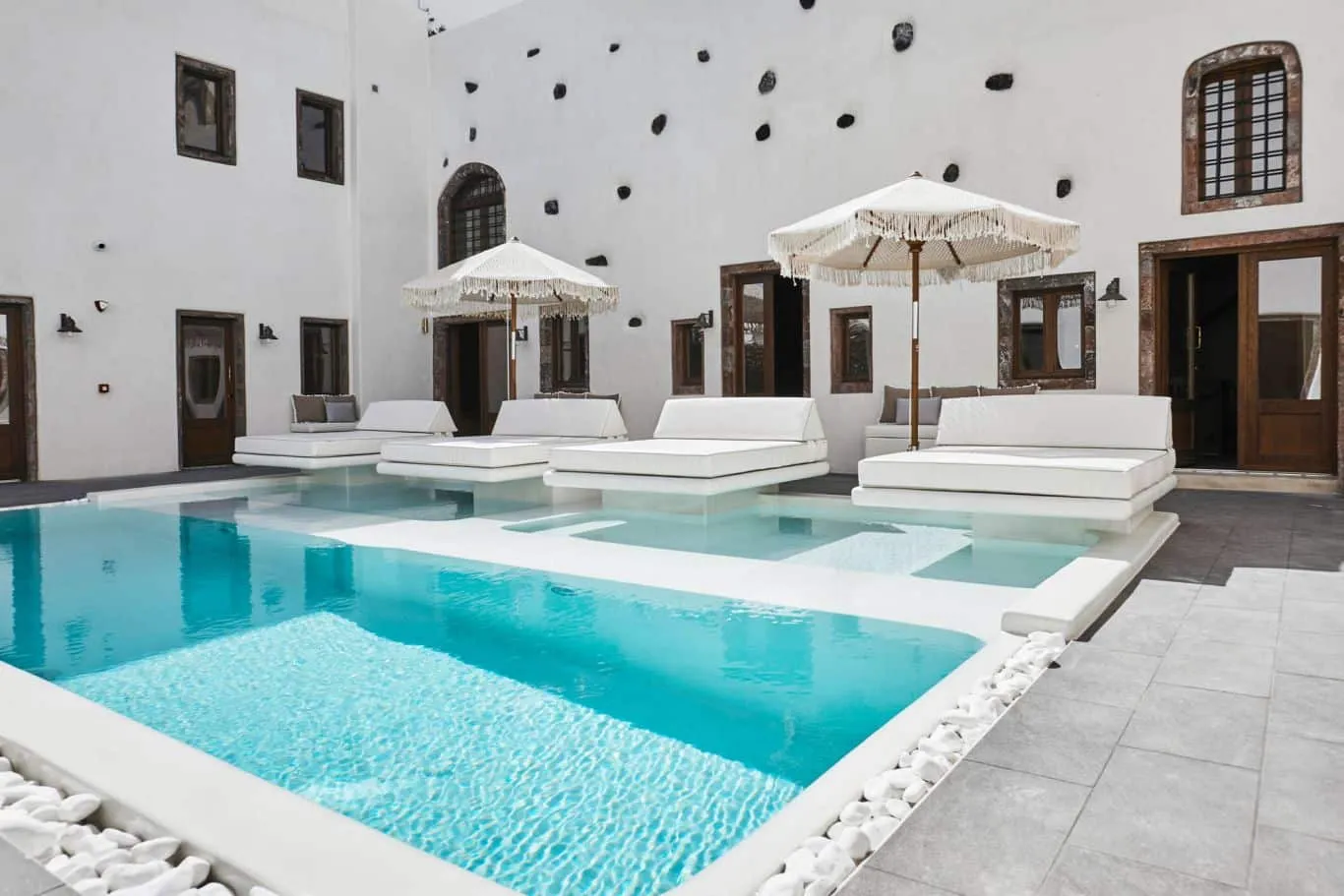 2952 mystique luxury suites