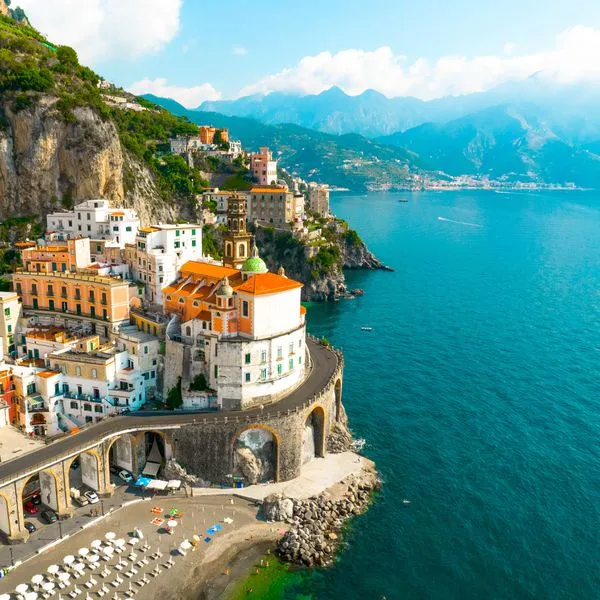 3013 couple traveling italy