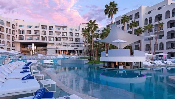 3014 las ventanas resort