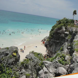 /img/3030-isla-mujeres-beach.webp