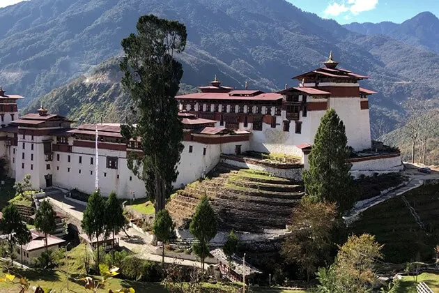 3039 couple in bhutan