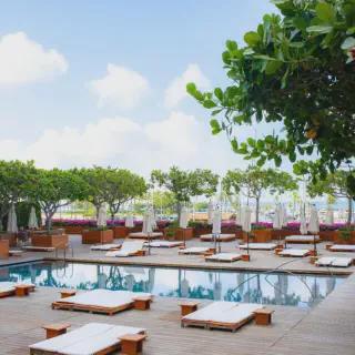 /img/3071-hawaiian-honeymoon-suite.webp