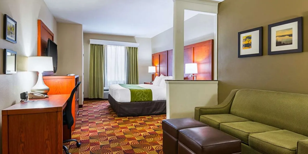 3082 lake charles honeymoon suite exterior