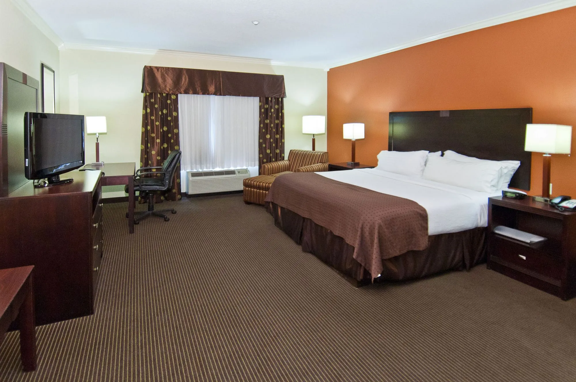 3082 lake charles hotel pool