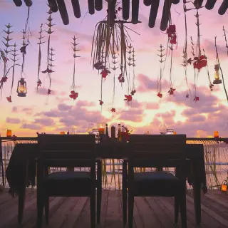 /img/3129-honeymoon-planning.webp