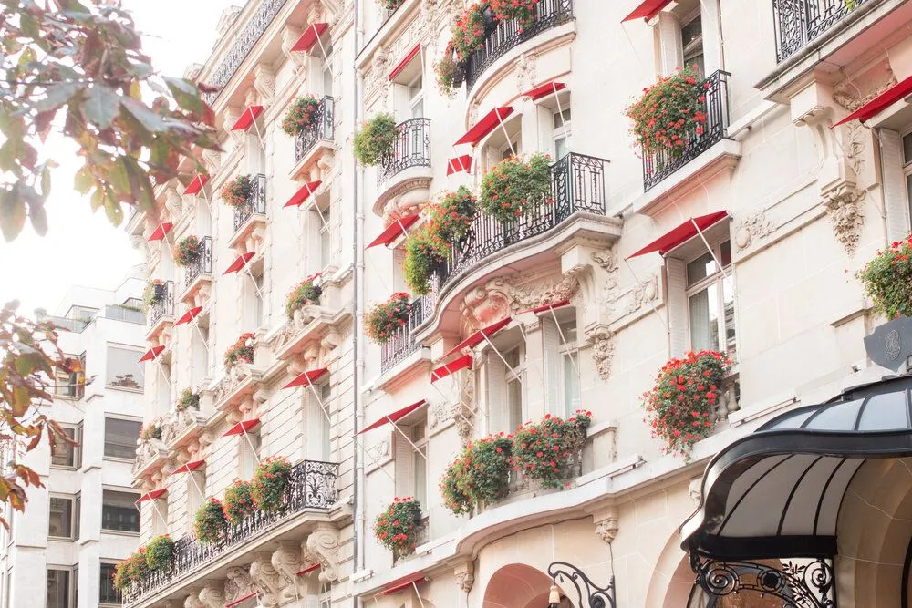 /img/3140-paris-hotel-suite.webp